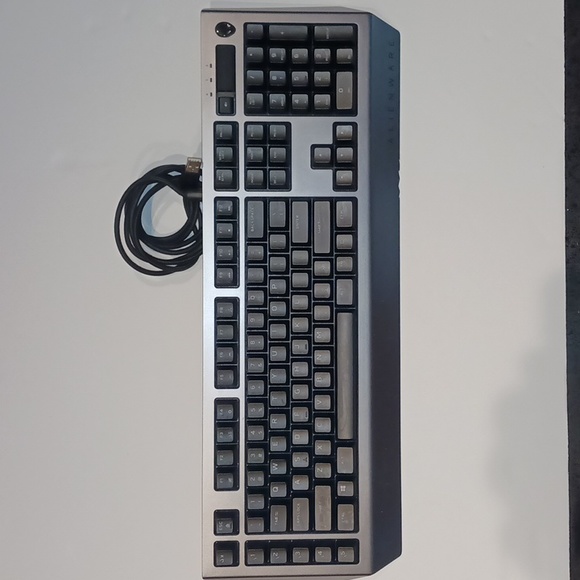 Alienware - AW568 Full-Size Gaming Keyboard - Picture 12 of 12